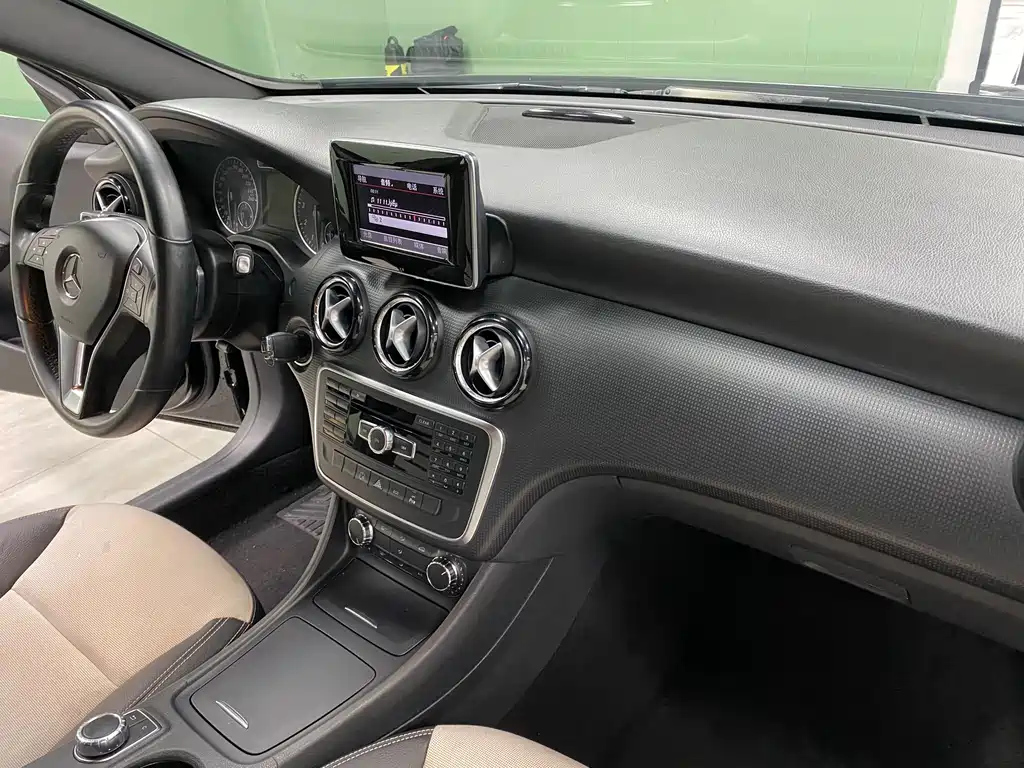 MERCEDES BENZ A-CLASS IMPORT 2013
