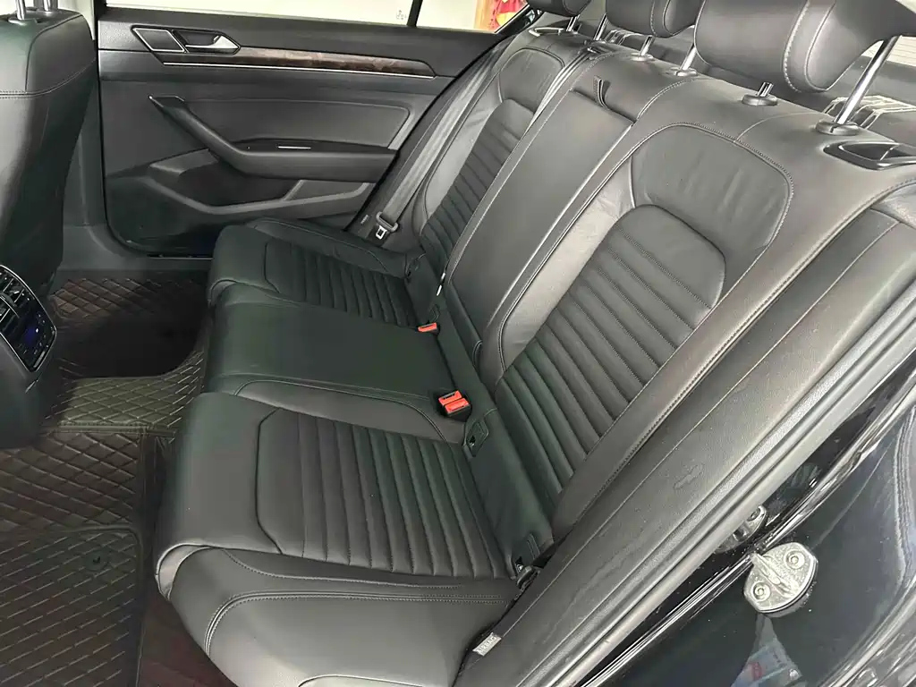 VOLKSWAGEN MAGOTAN 2018