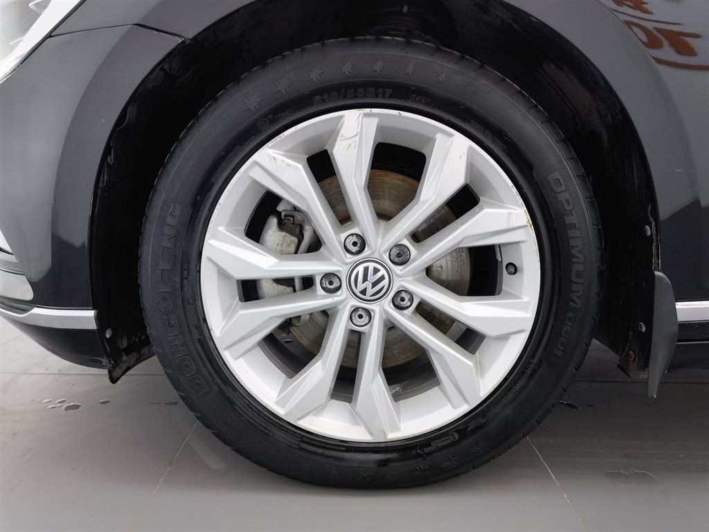 VOLKSWAGEN MAGOTAN 2019