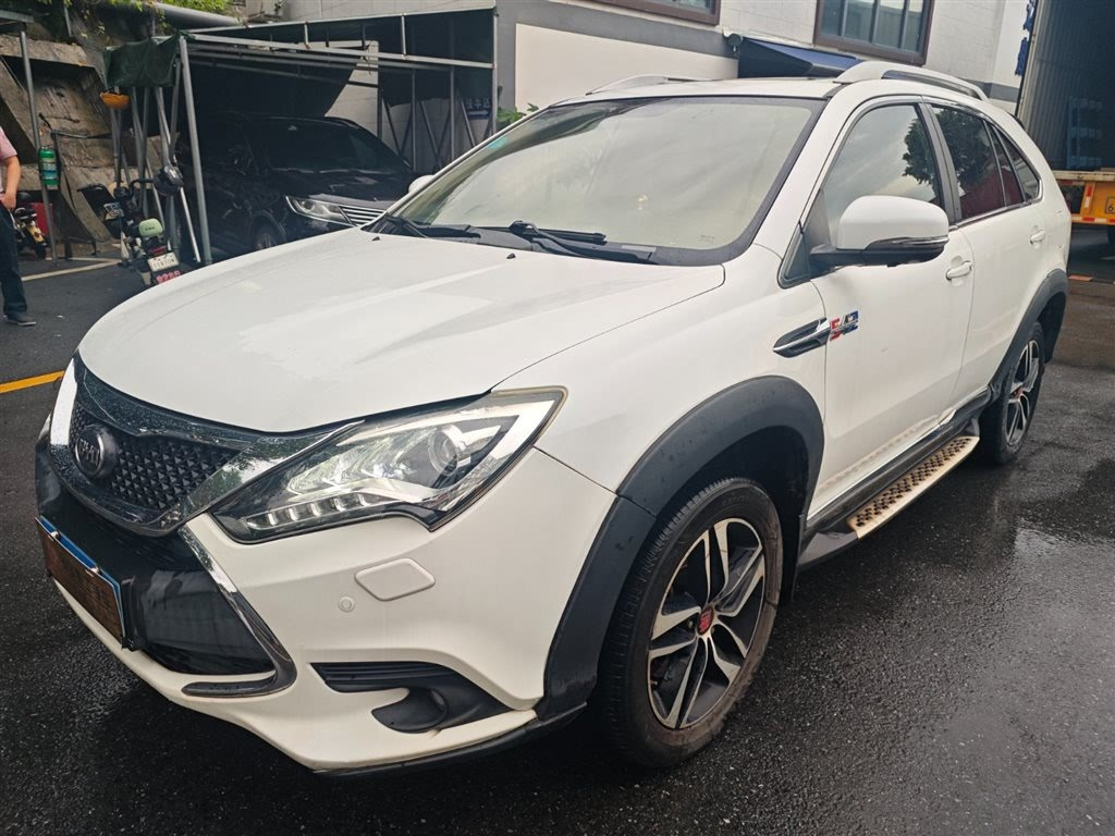BYD TANG NEW ENERGY 2015