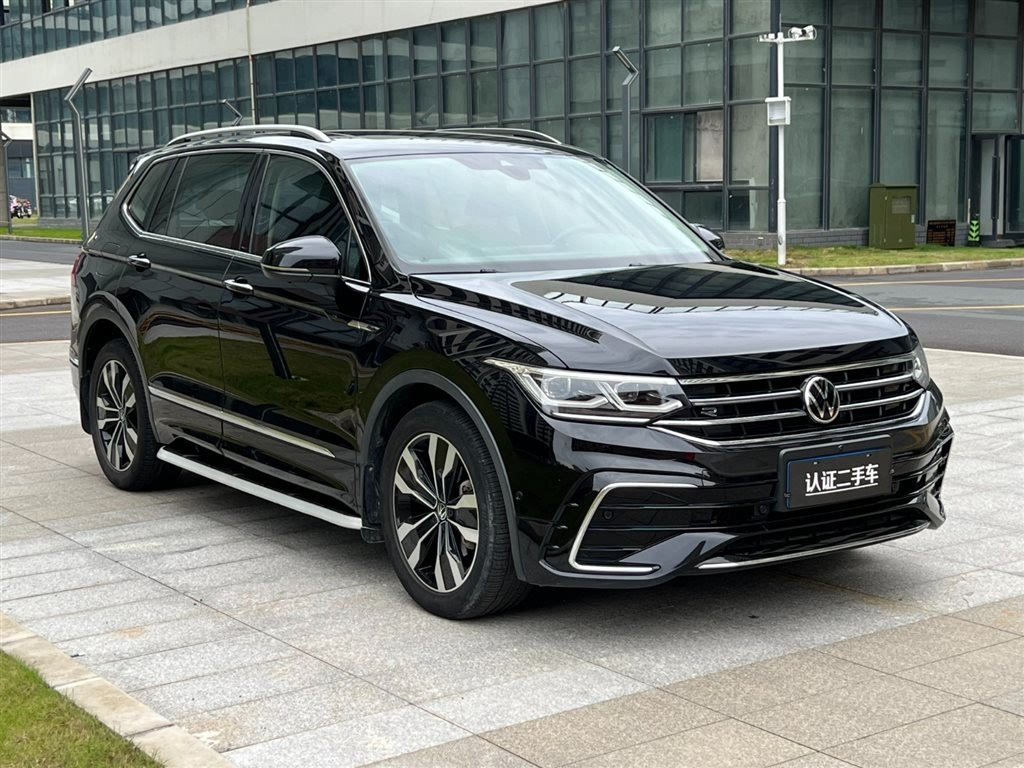 VOLKSWAGEN TIGUAN L 2023