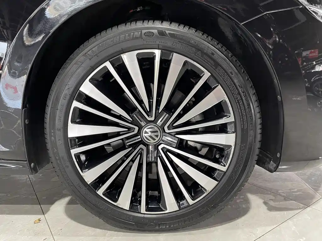 VOLKSWAGEN PASSAT 2019
