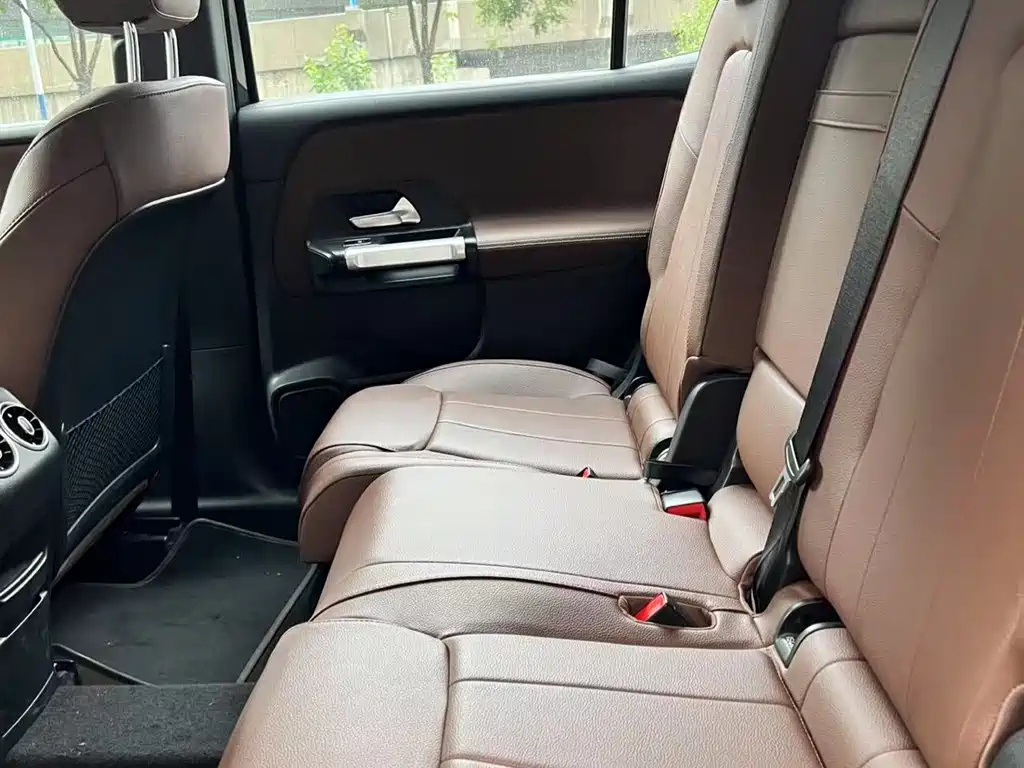 MERCEDES BENZ GLB 2024
