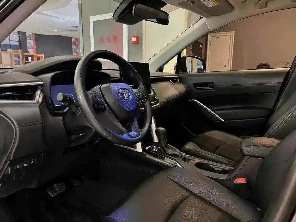 TOYOTA COROLLA CROSS 2023