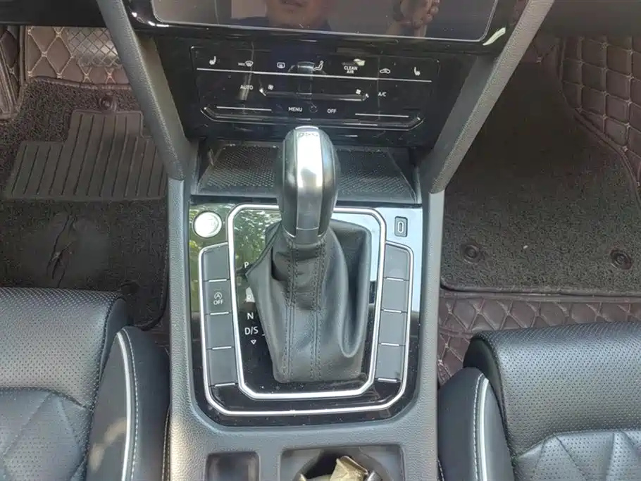 VOLKSWAGEN MAGOTAN 2020