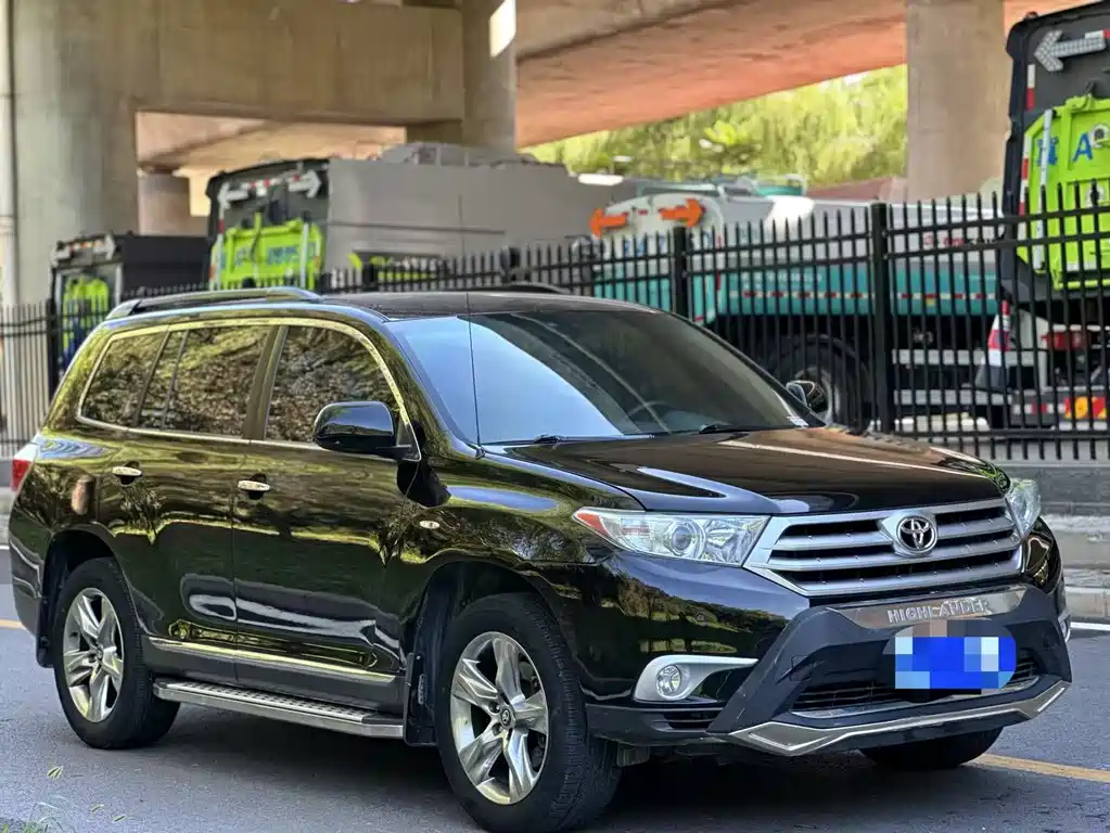 TOYOTA HIGHLANDER 2013