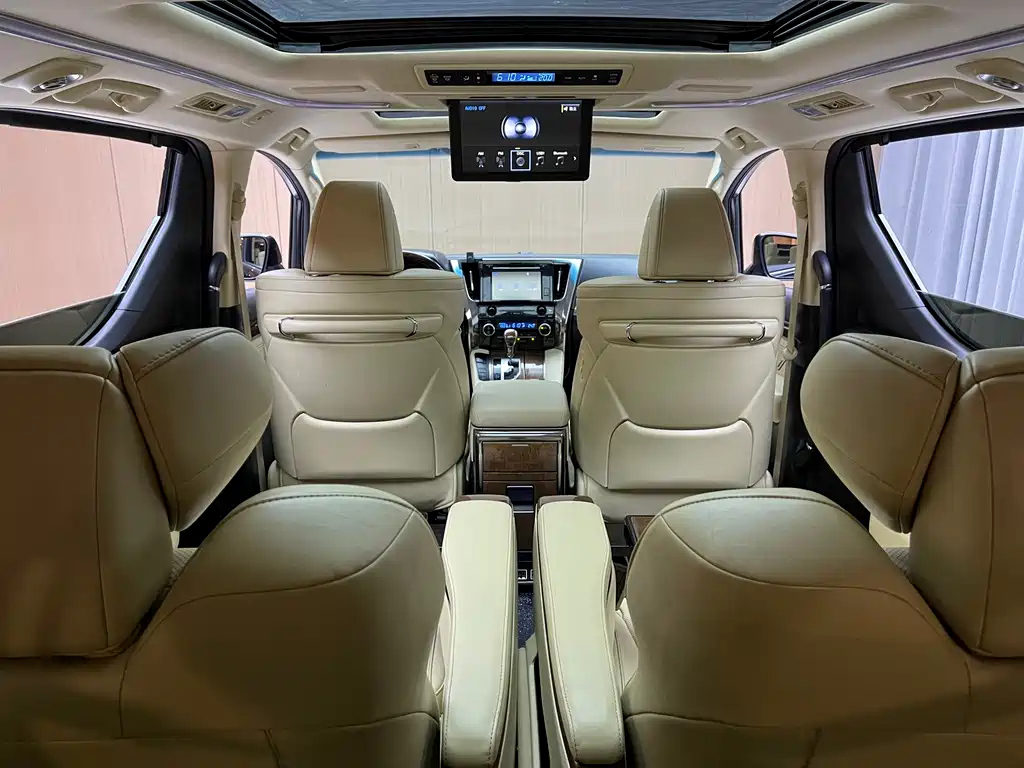 TOYOTA ALPHARD 2018