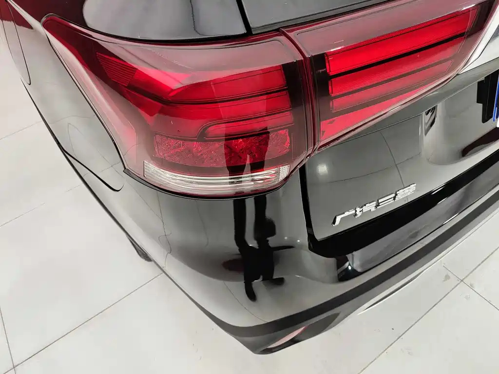 MITSUBISHI OUTLANDER 2021