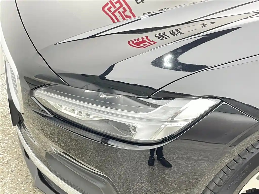 VOLVO S90 2024