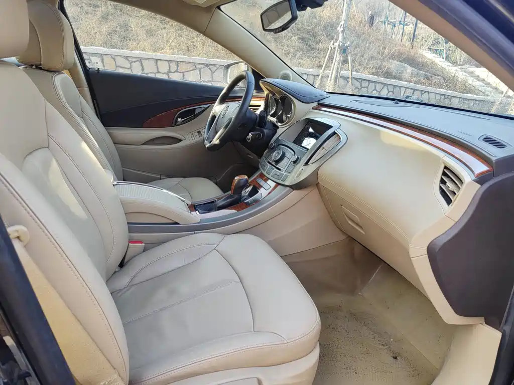 BUICK LACROSSE 2012