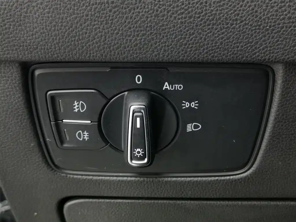VOLKSWAGEN MAGOTAN 2019