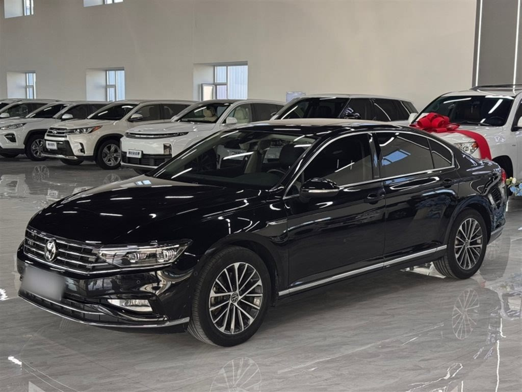 VOLKSWAGEN MAGOTAN 2020