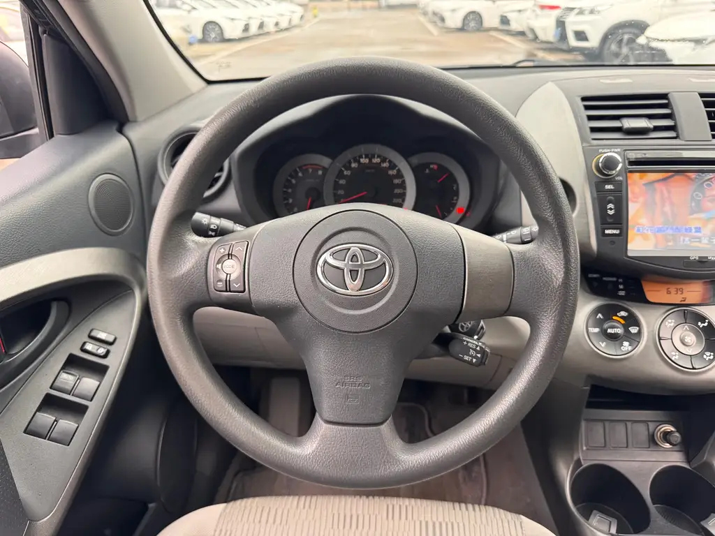 TOYOTA RAV4 RONGFANG 2011