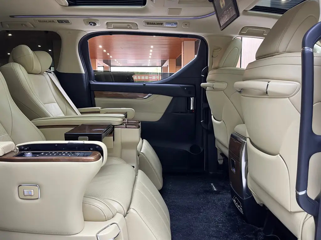 TOYOTA ALPHARD 2018