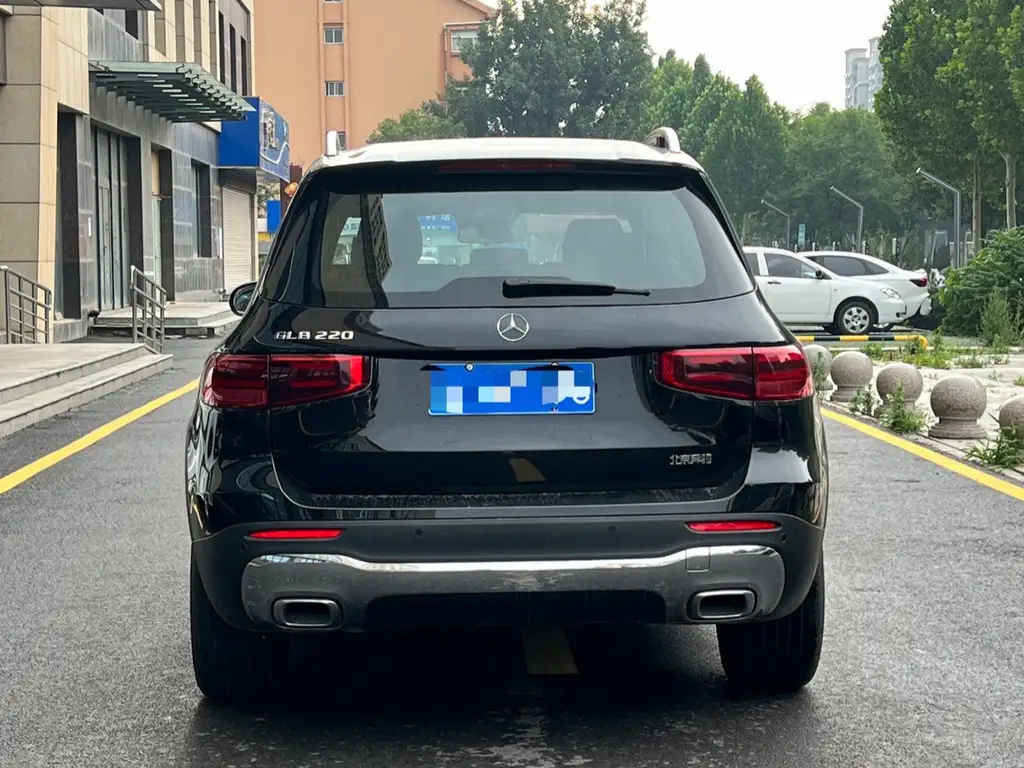 MERCEDES BENZ GLB 2024