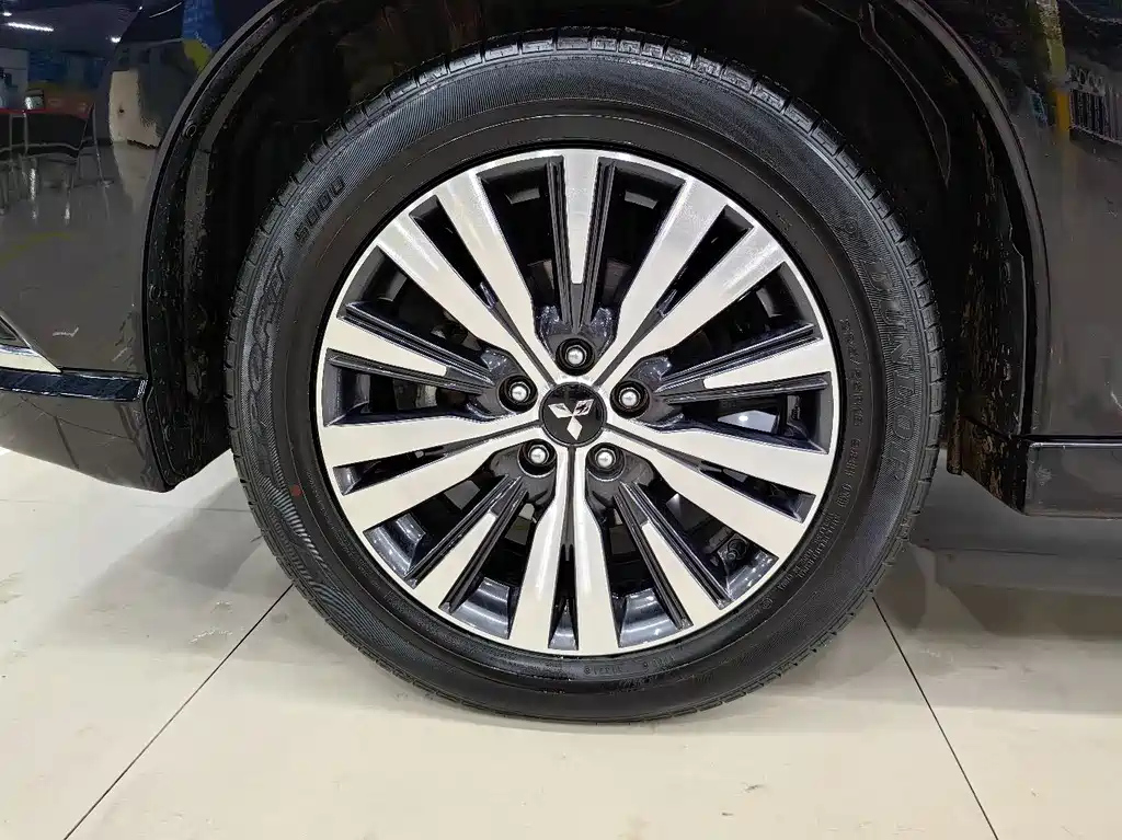 MITSUBISHI OUTLANDER 2021