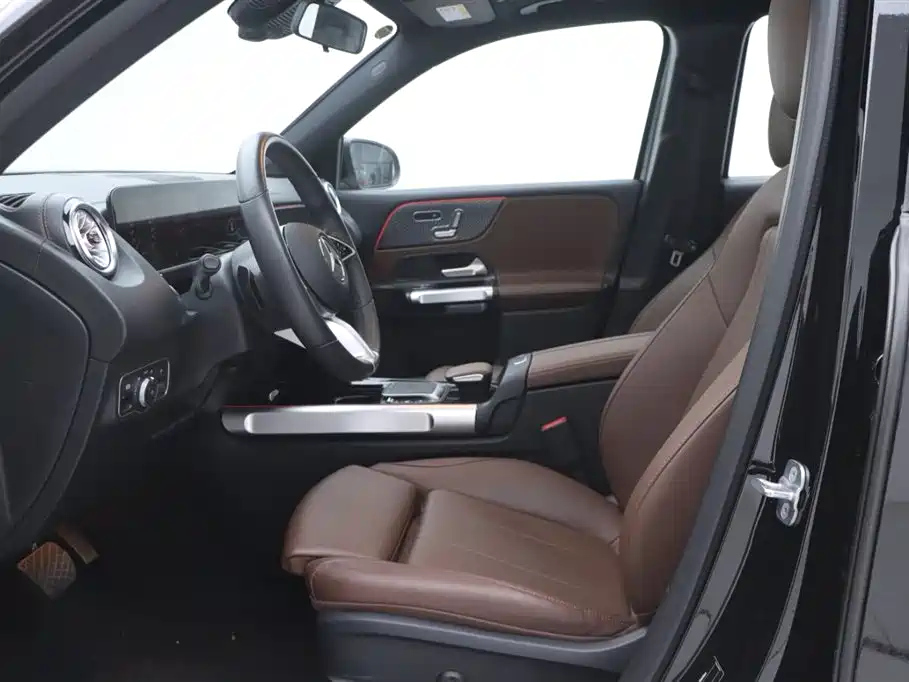 MERCEDES BENZ GLB 2023