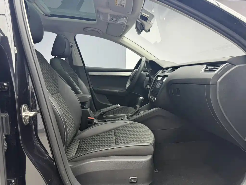 SKODA OCTAVIA 2020