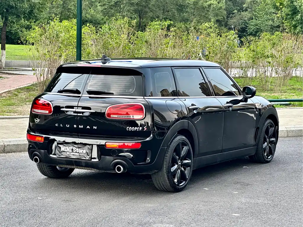 MINI CLUBMAN 2022