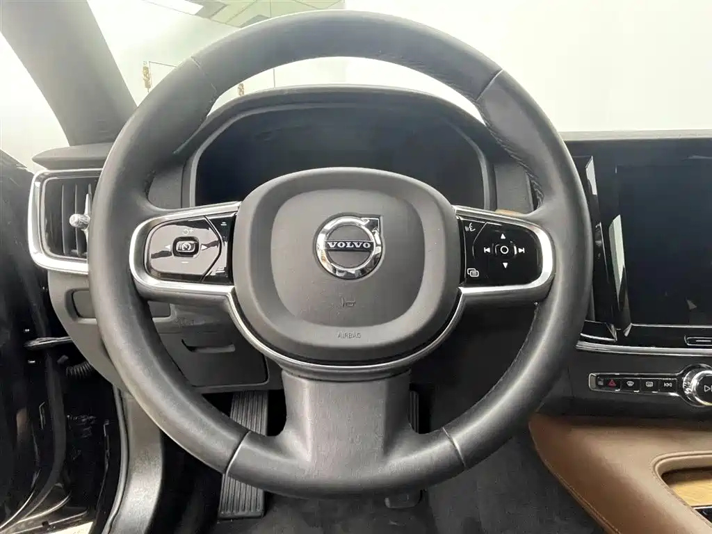 VOLVO S90 2024