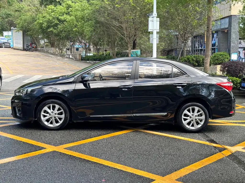 TOYOTA COROLLA 2014