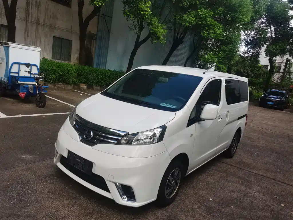 NISSAN NV200 2018