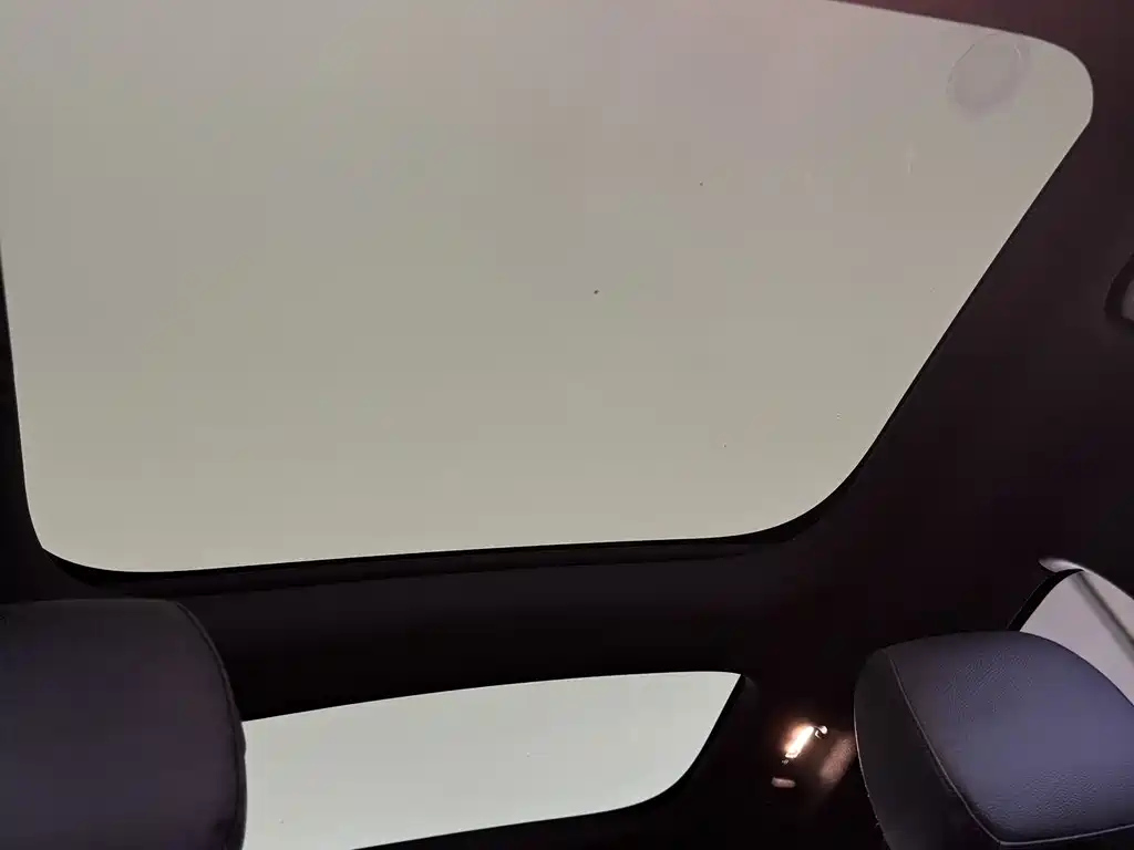 MERCEDES BENZ GLA 2022