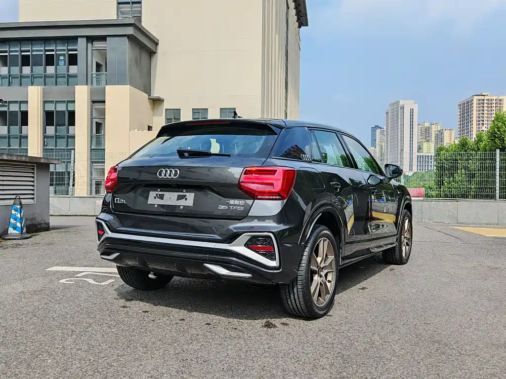 AUDI Q2L 2024