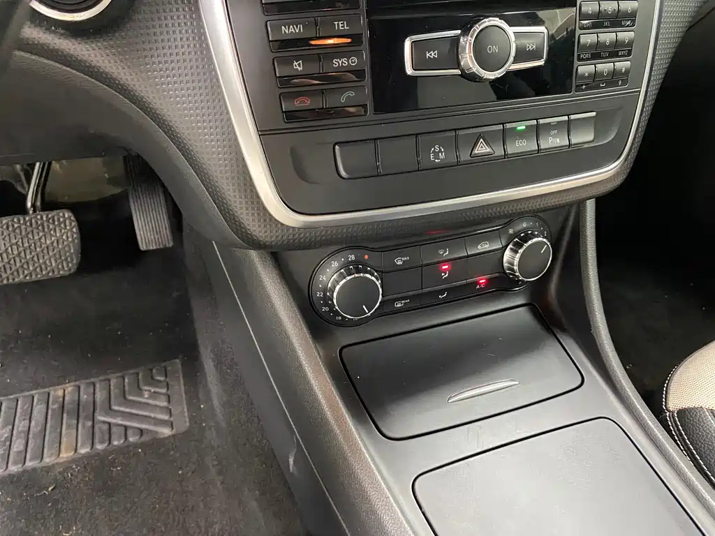 MERCEDES BENZ A-CLASS IMPORT 2013