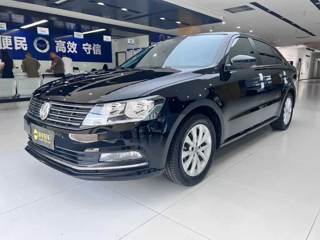 VOLKSWAGEN LAVIDA 2015