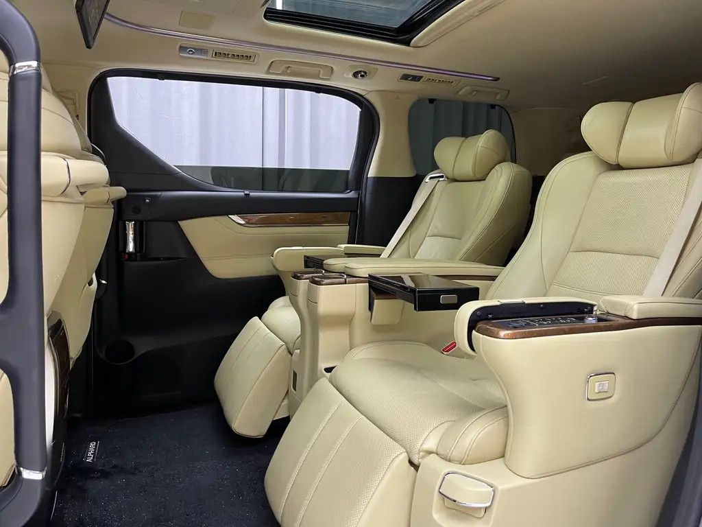 TOYOTA ALPHARD 2018