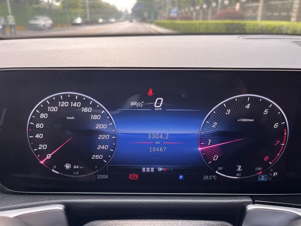 MERCEDES BENZ GLB 2024