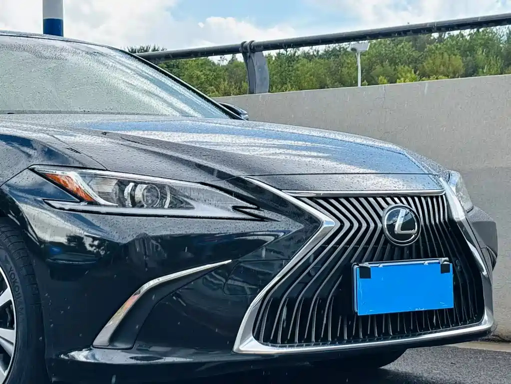 LEXUS ES 2021