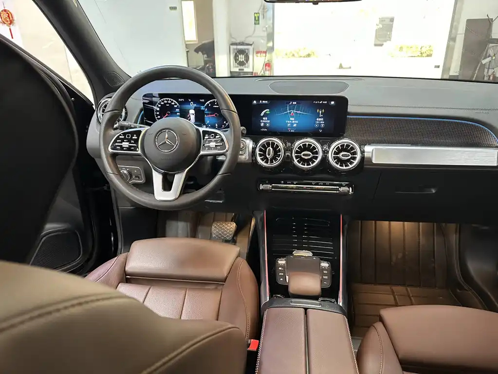 MERCEDES BENZ GLB 2023