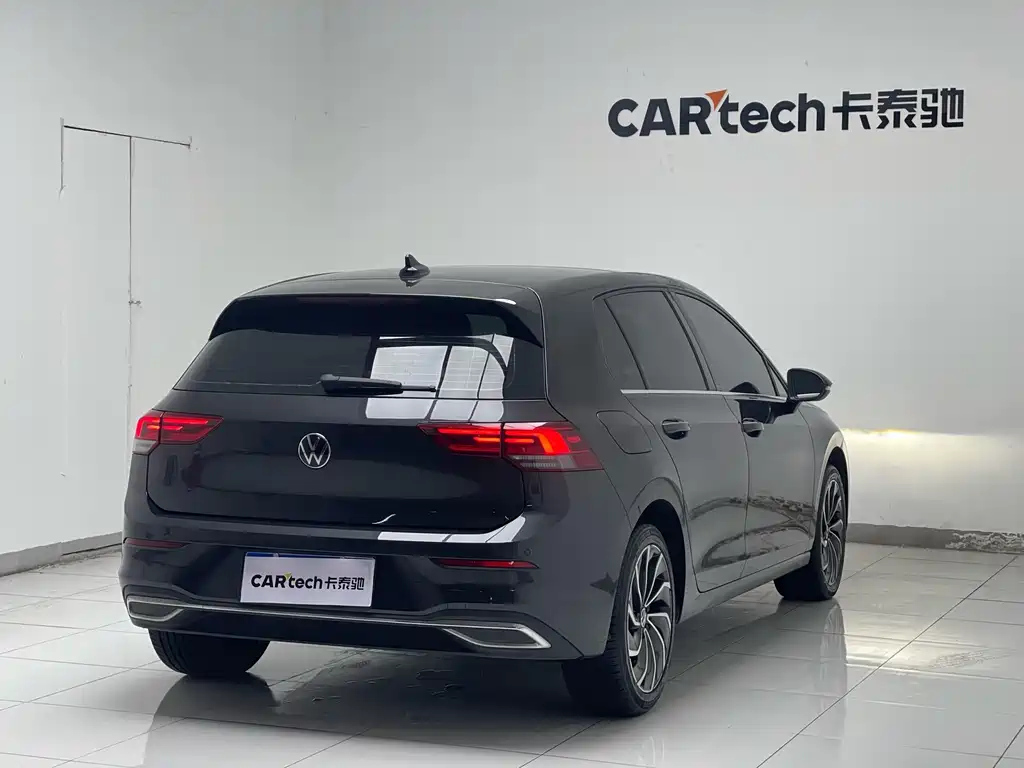 VOLKSWAGEN GOLF 2021
