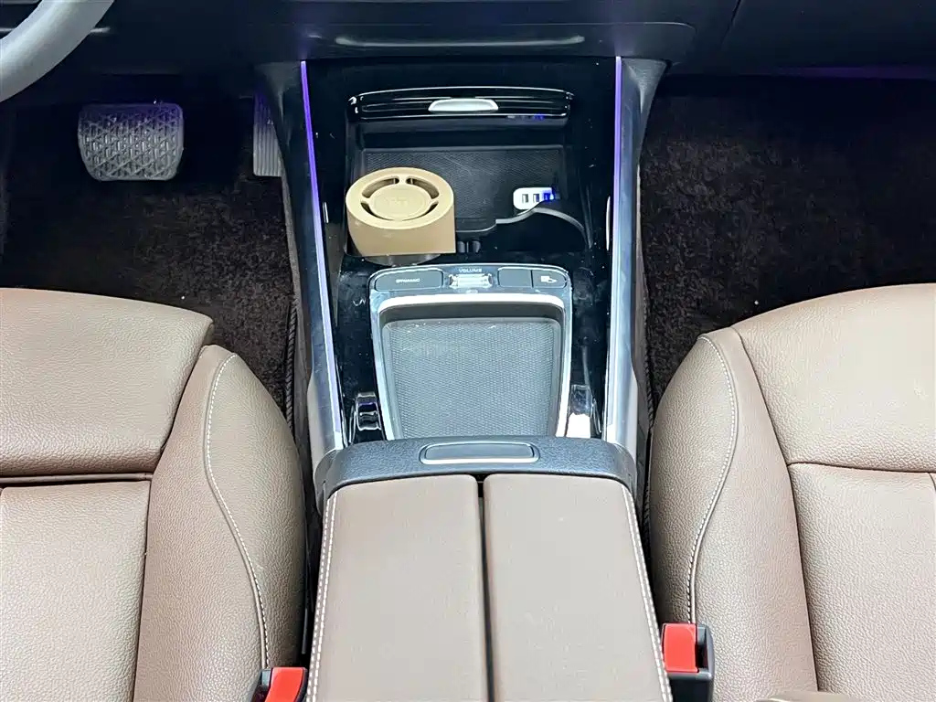 MERCEDES BENZ GLB 2024