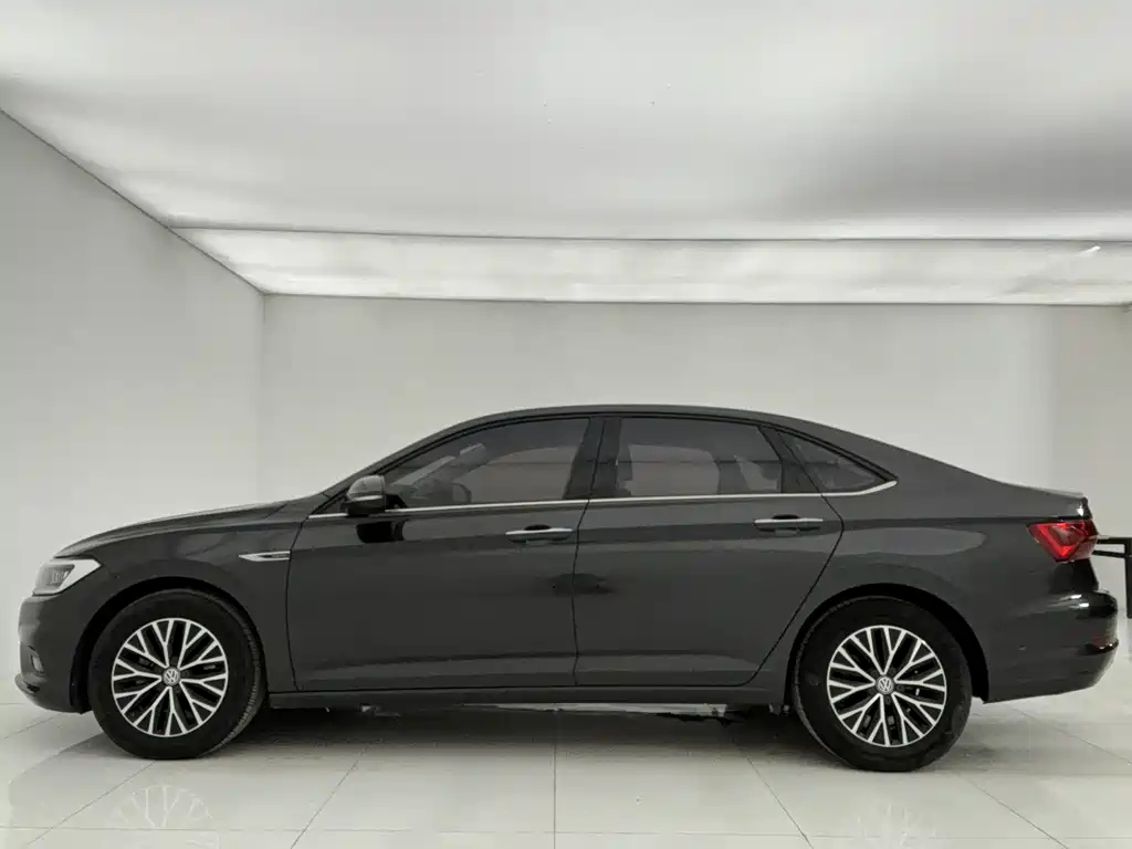 VOLKSWAGEN SAGITAR 2019