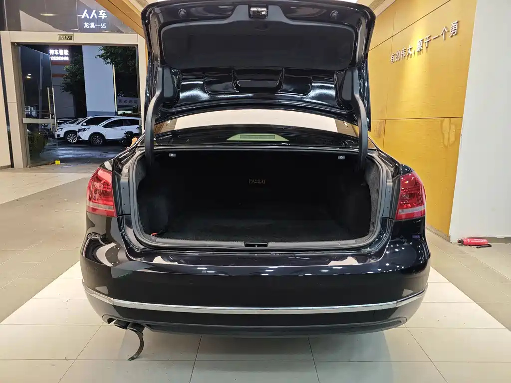 VOLKSWAGEN PASSAT 2015