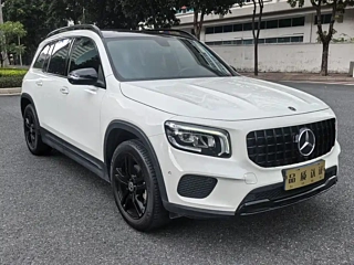 MERCEDES BENZ GLB  2021