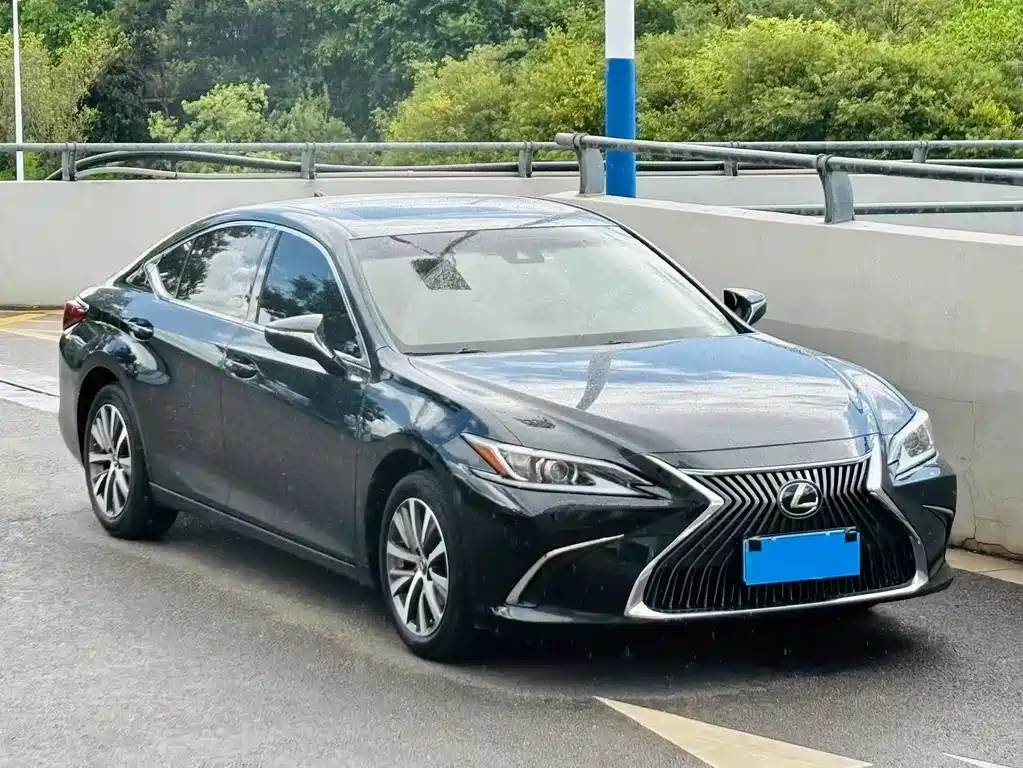 LEXUS ES 2021