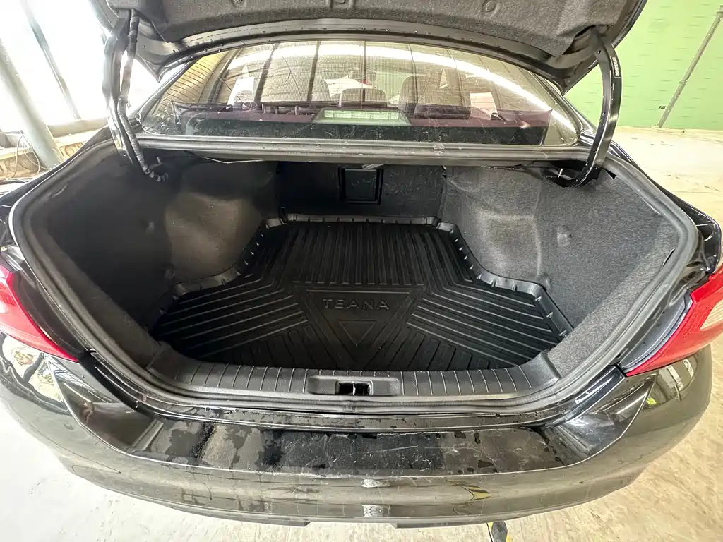 NISSAN TEANA 2018