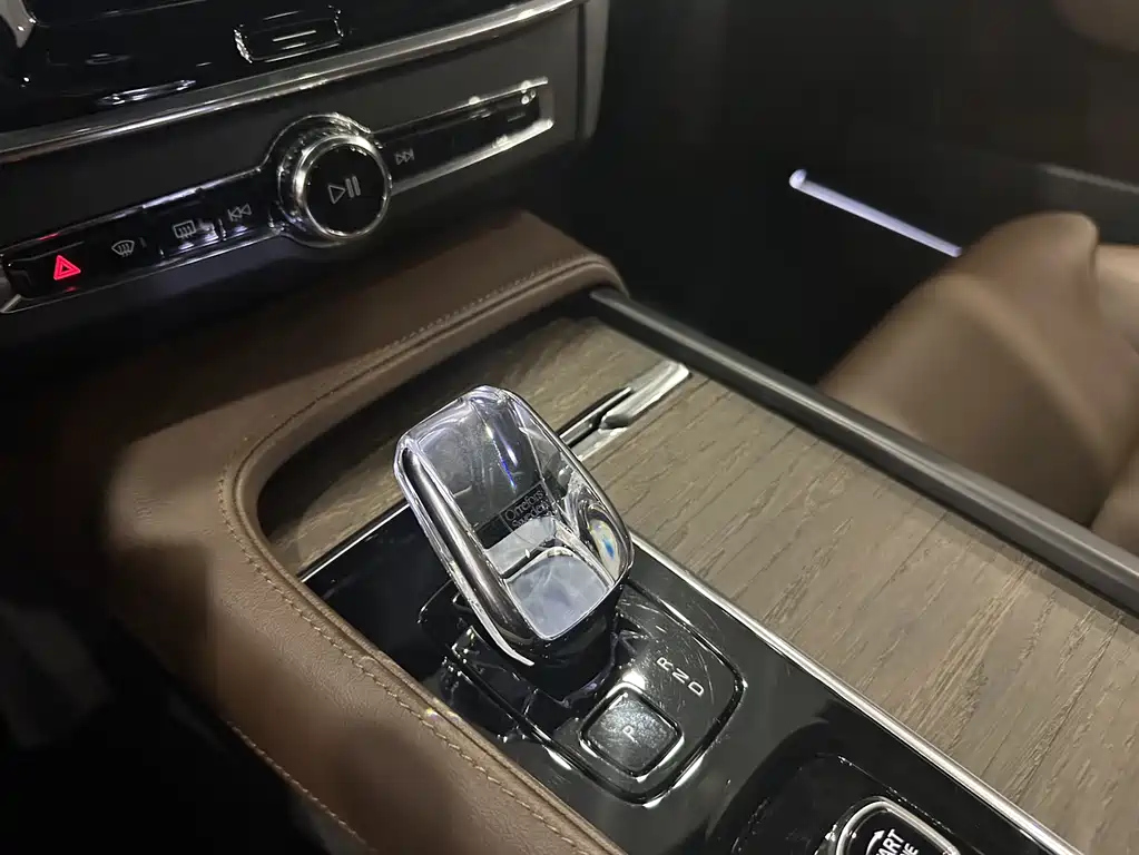 VOLVO S90 2022