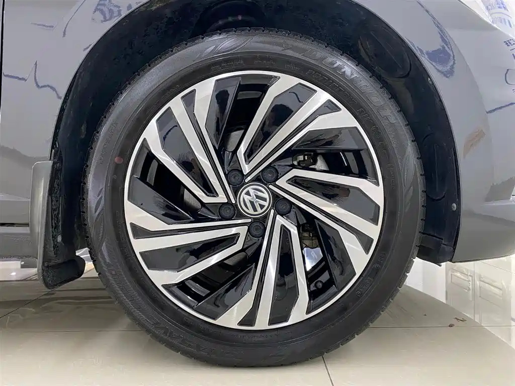 VOLKSWAGEN SAGITAR 2022