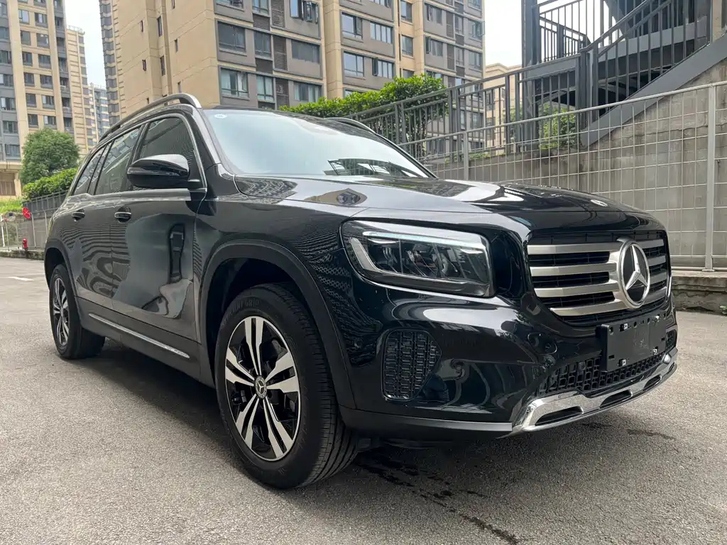 MERCEDES BENZ GLB 2024