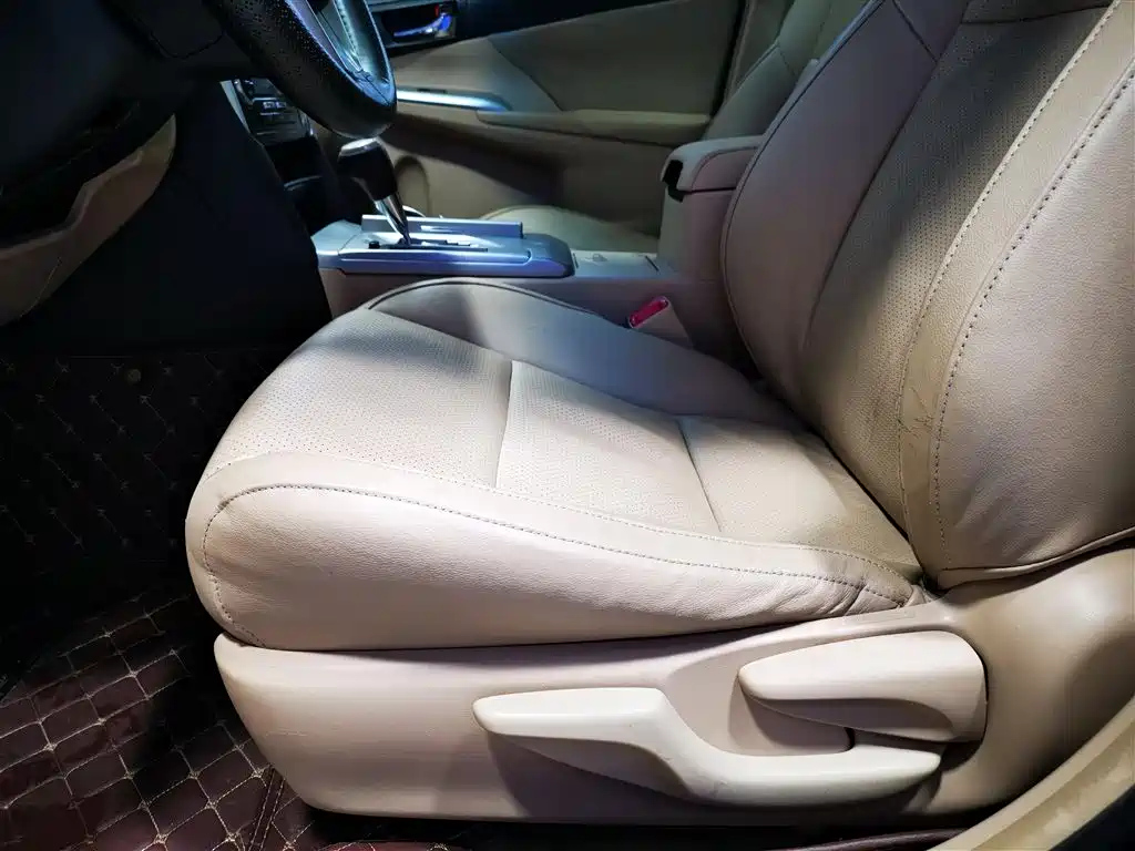TOYOTA CAMRY 2012