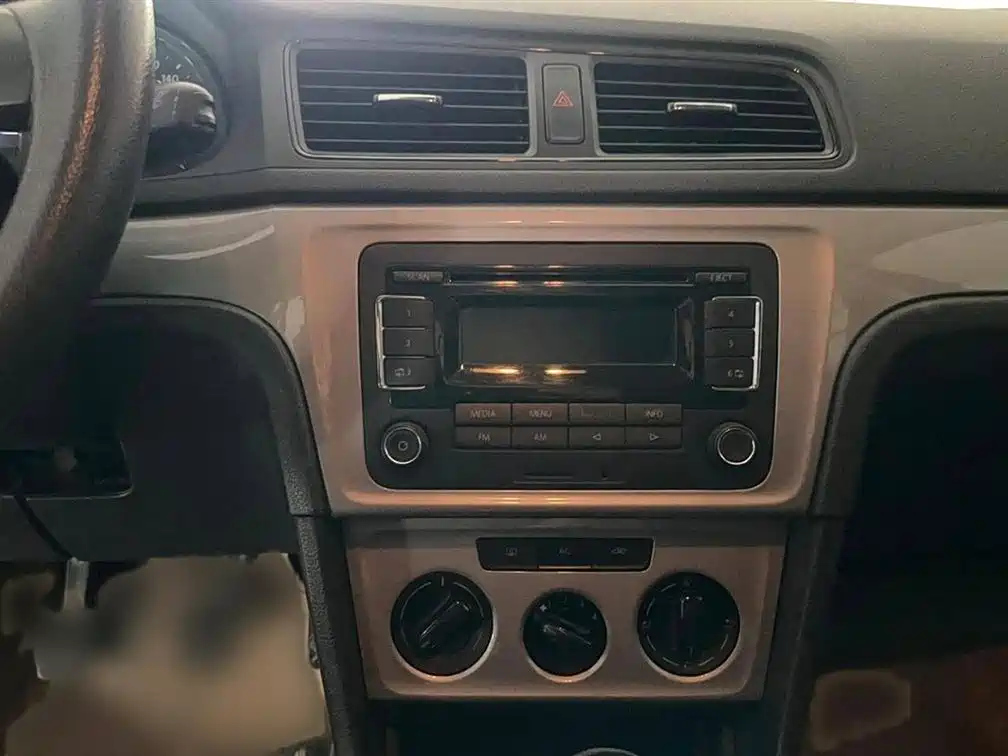 VOLKSWAGEN LAVIDA 2013