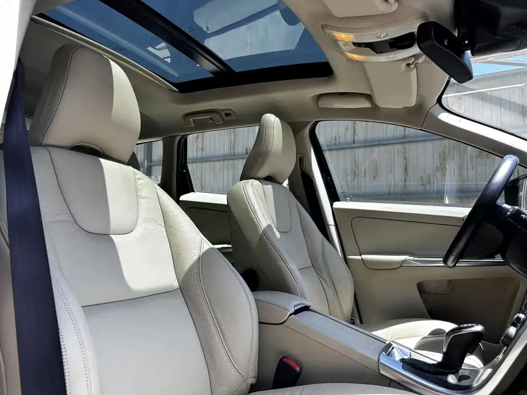VOLVO XC60 IMPORT 2014