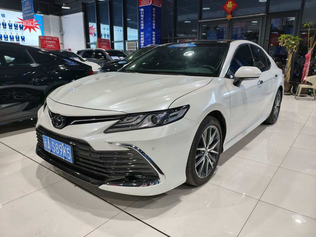 TOYOTA CAMRY