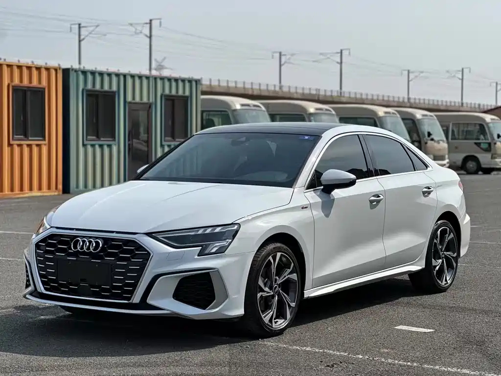 AUDI A3 2024