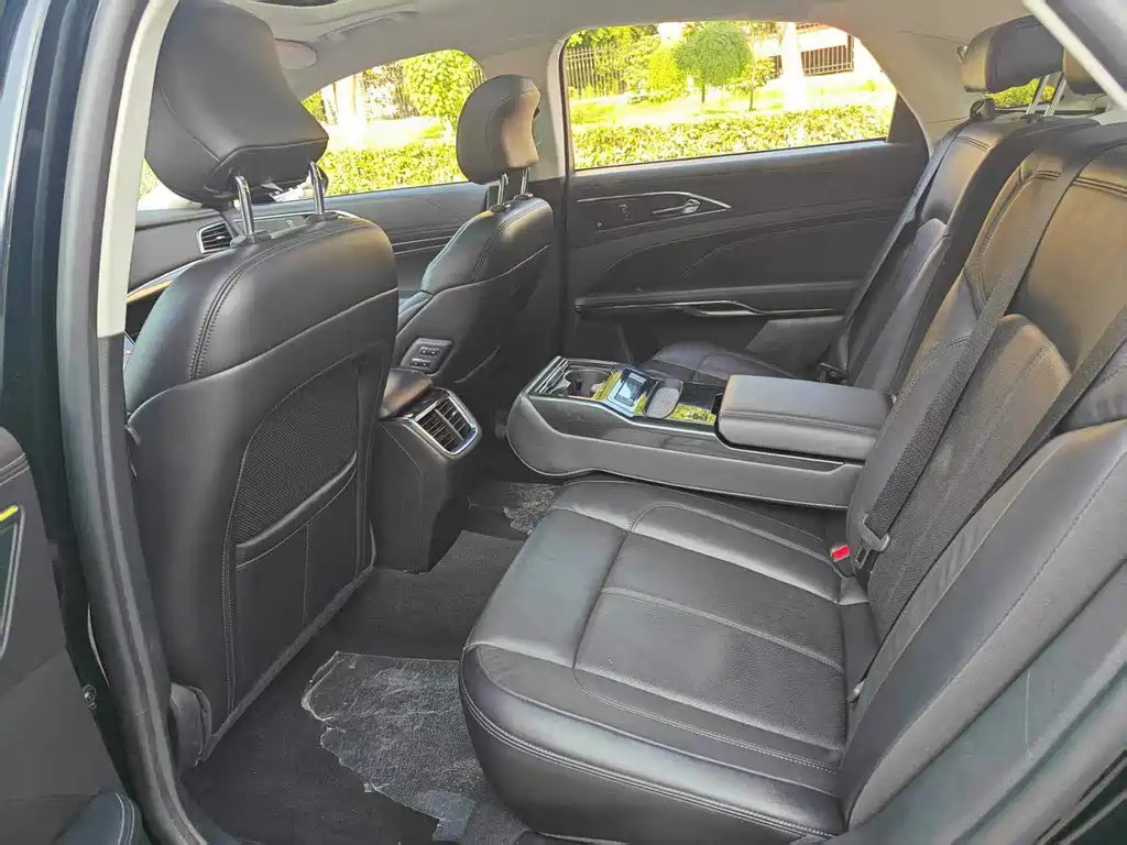 FORD TAURUS 2019